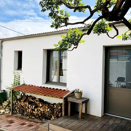 Σπίτι διακοπών House With Garden In