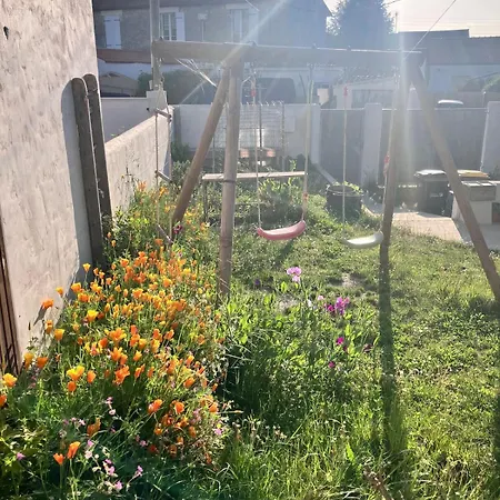 House With Garden In Λα Ροσέλ