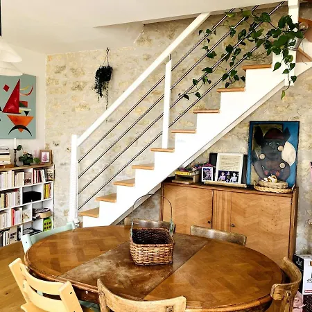 Σπίτι διακοπών House With Garden In